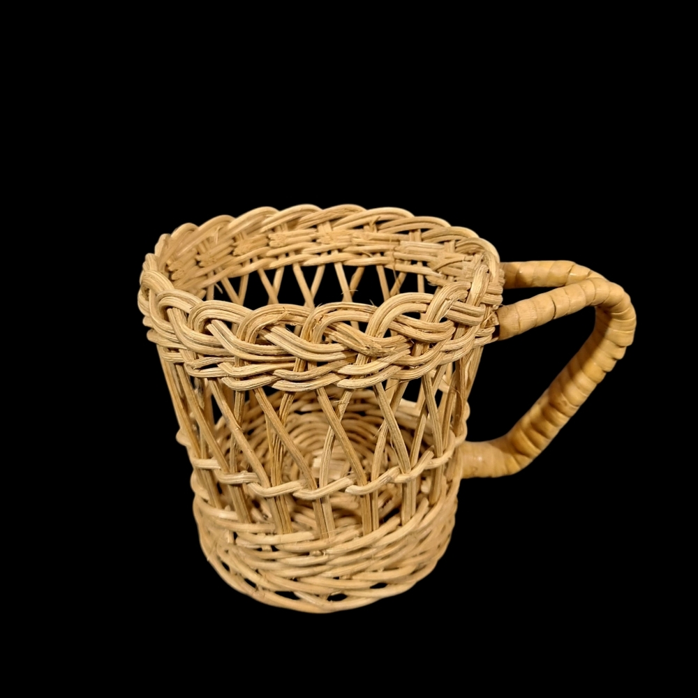 Vintage Rattan Juice Pitcher Four Glasses Snack Dish Set Wicker Boho MCM - Picture 11 of 12